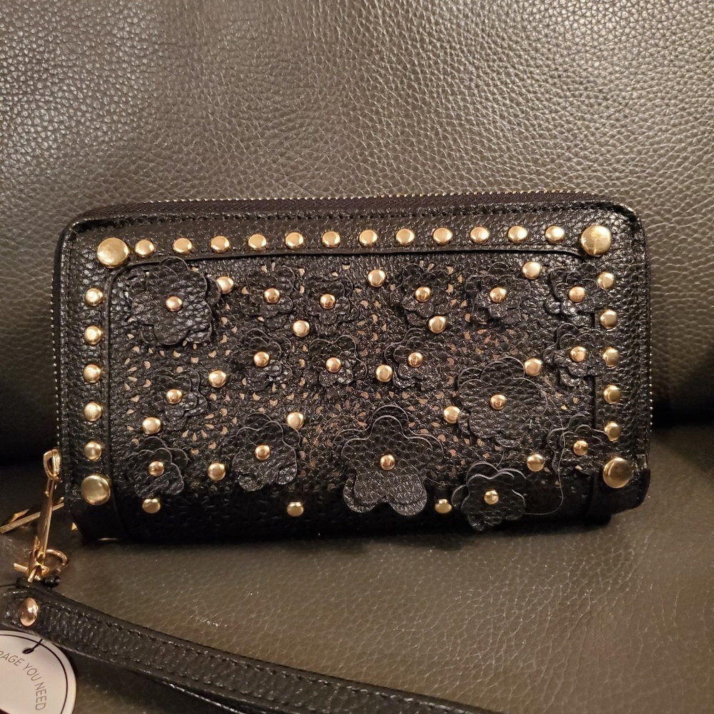 Underonesky Black Wristlet